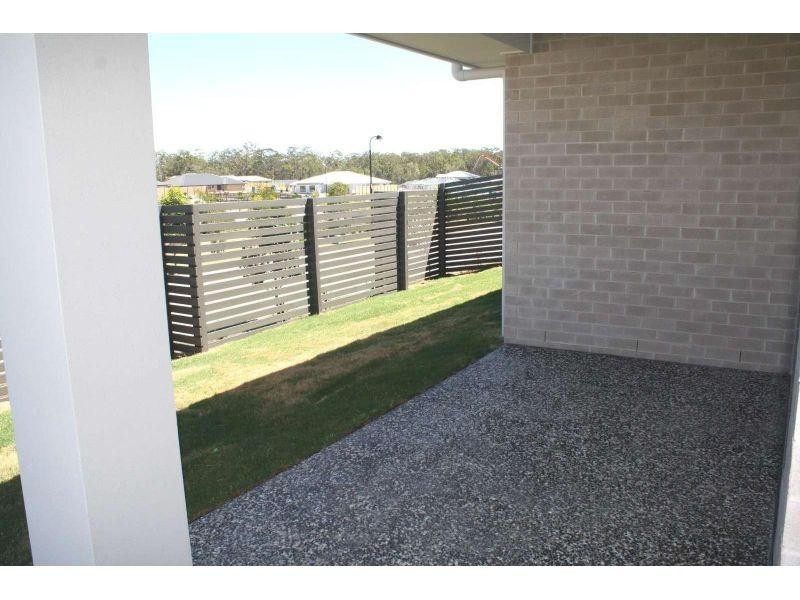 2/2 Gemini Circuit, Coomera QLD 4209