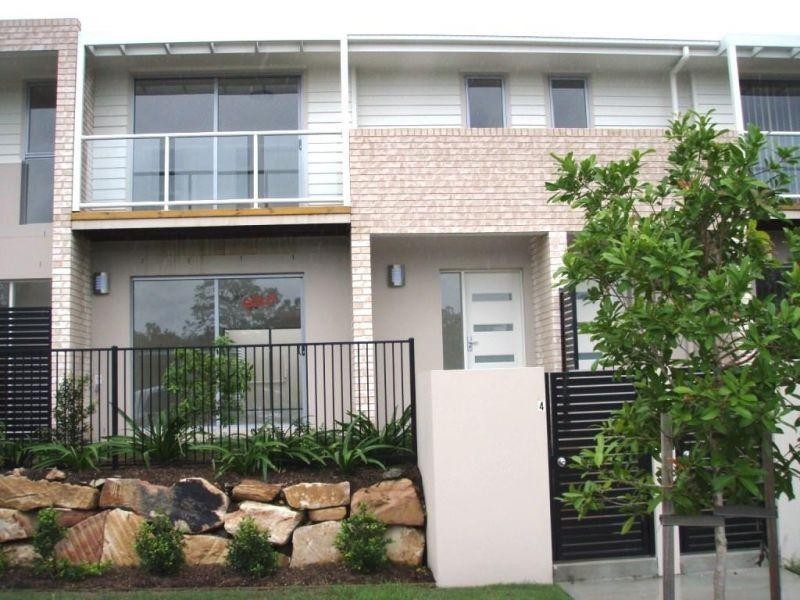 4/1 Christopher Street, Pimpama QLD 4209