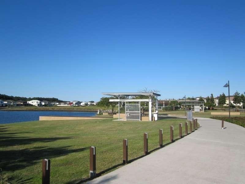 1/6 Pendraat Parade, Hope Island QLD 4212