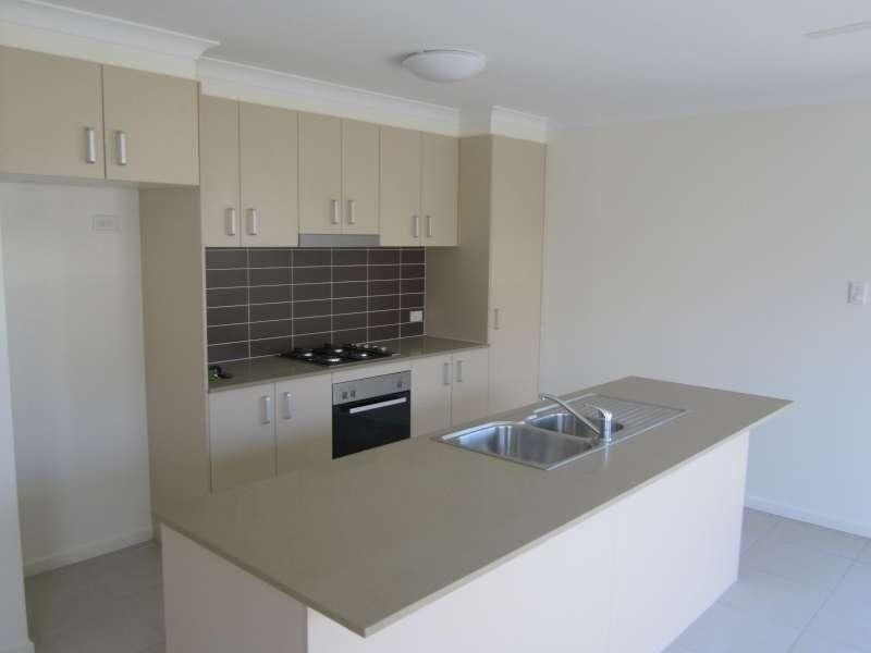 1/6 Pendraat Parade, Hope Island QLD 4212