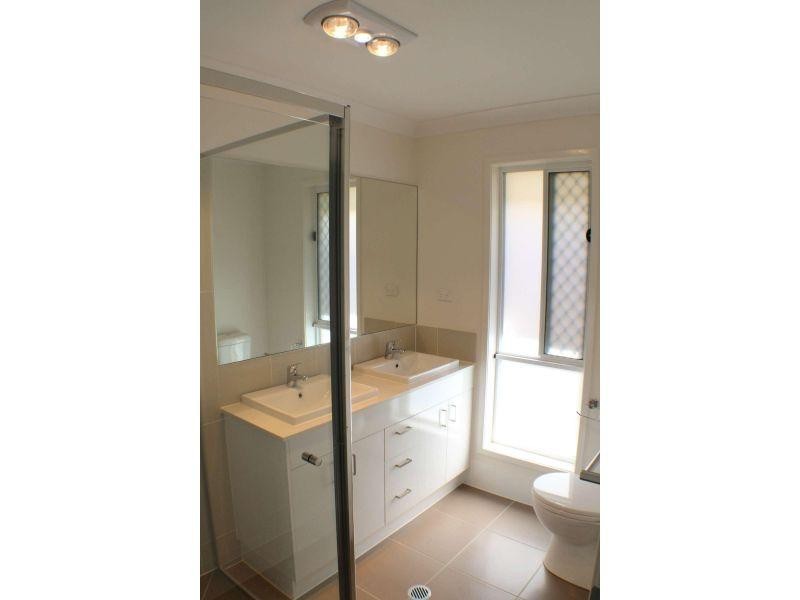 8 Stairway Street, Coomera QLD 4209