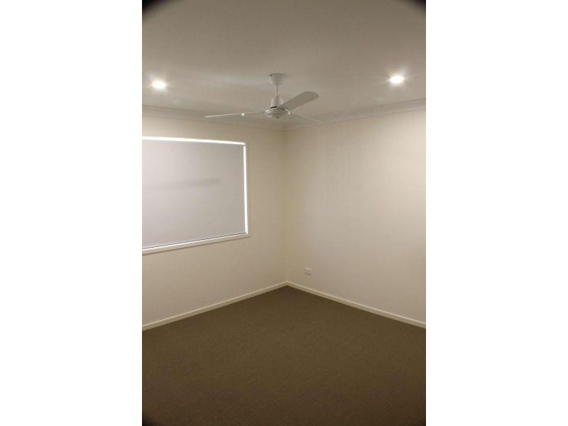 8 Stairway Street, Coomera QLD 4209