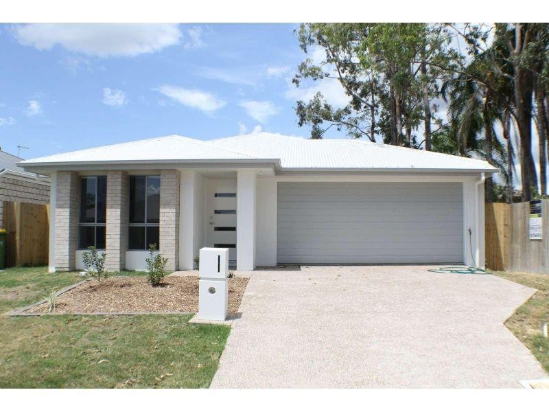 13 Hollyoak Crescent, Pimpama QLD 4209