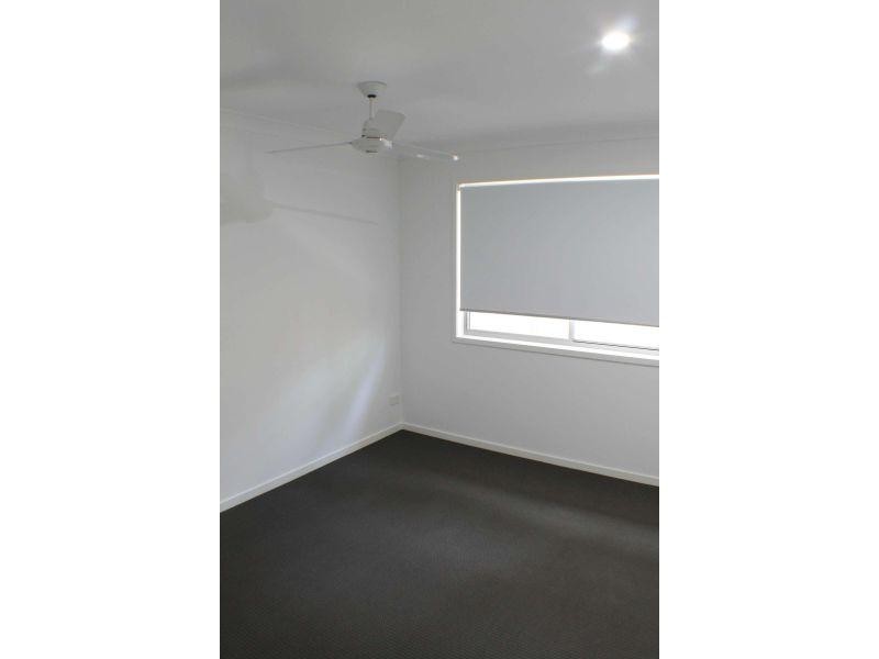 13 Hollyoak Crescent, Pimpama QLD 4209