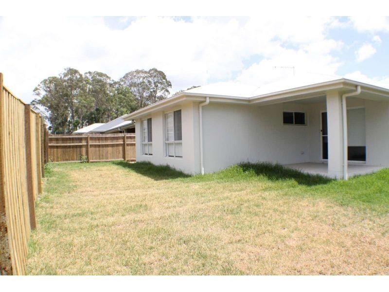 13 Hollyoak Crescent, Pimpama QLD 4209