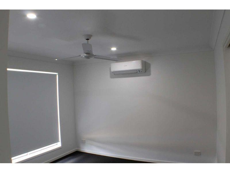 23 Hollyoak Crescent, Pimpama QLD 4209