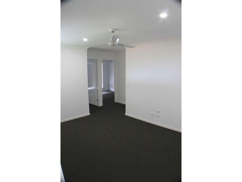 23 Hollyoak Crescent, Pimpama QLD 4209