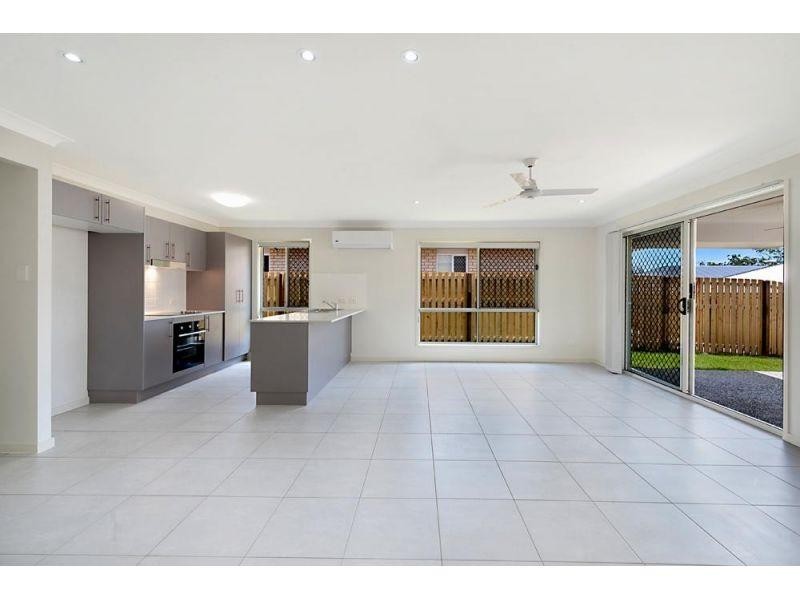 103 Dixon Drive, Pimpama QLD 4209