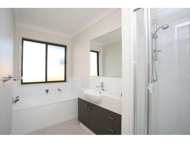 11 Low Drive, Upper Coomera QLD 4209