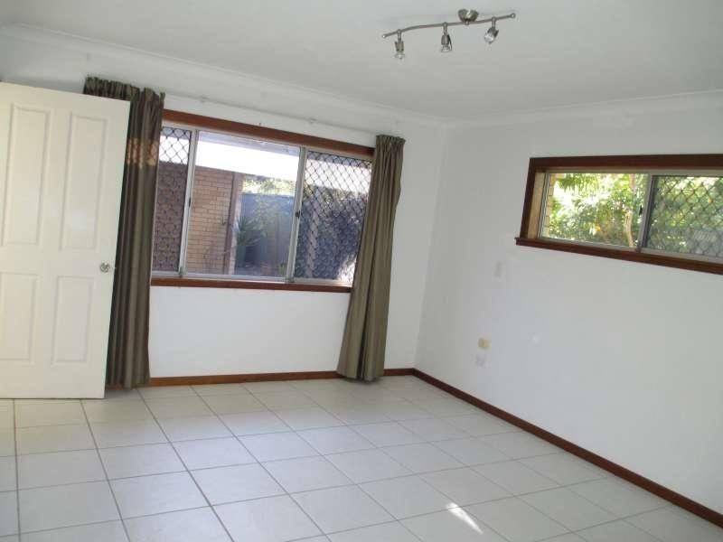 3 Chant Street, Broadbeach Waters QLD 4218