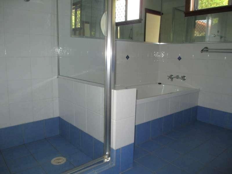 3 Chant Street, Broadbeach Waters QLD 4218