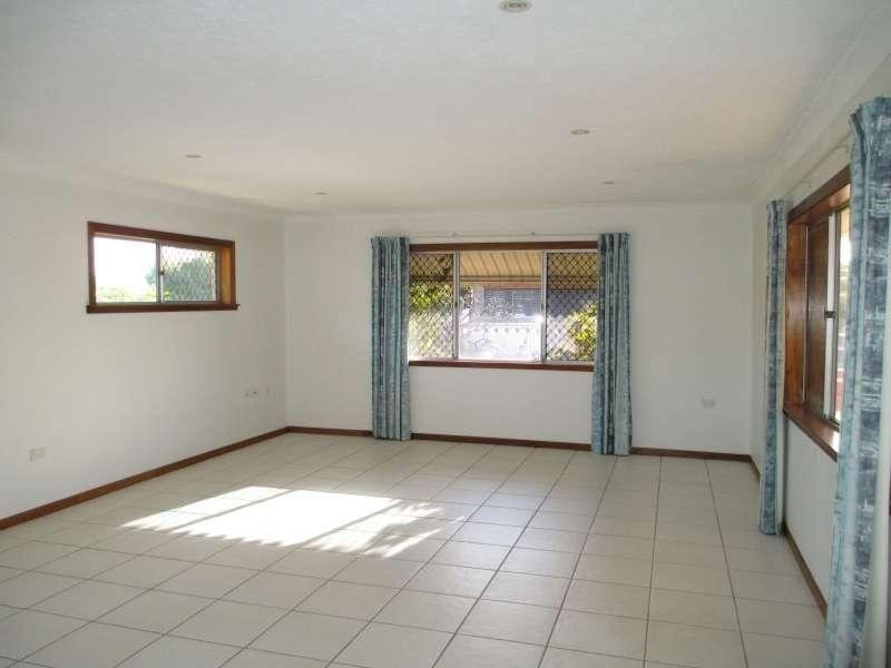 3 Chant Street, Broadbeach Waters QLD 4218