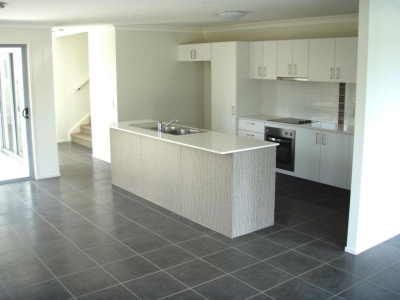 2/1 Christopher Street, Pimpama QLD 4209