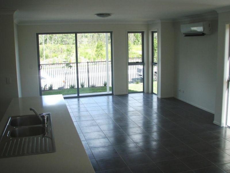 2/1 Christopher Street, Pimpama QLD 4209