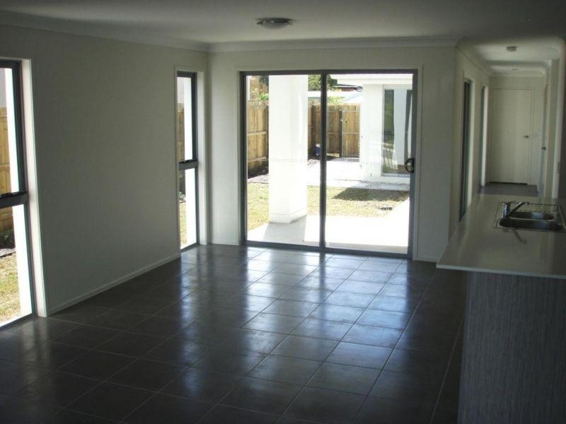 2/1 Christopher Street, Pimpama QLD 4209