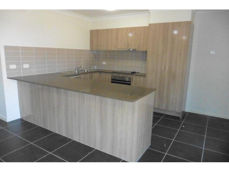 34 Hollyoak Crescent, Pimpama QLD 4209