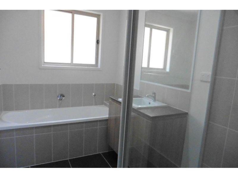 34 Hollyoak Crescent, Pimpama QLD 4209