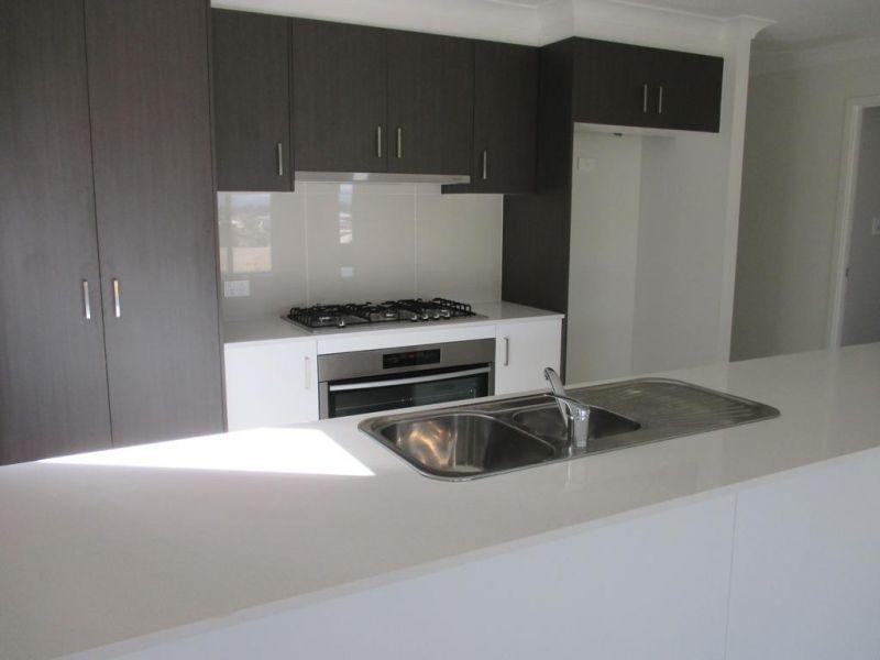 8 Gresswell Crescent, Upper Coomera QLD 4209