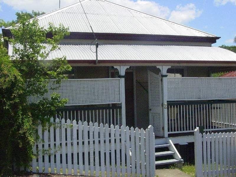 2 Confederate Street, Red Hill QLD 4059