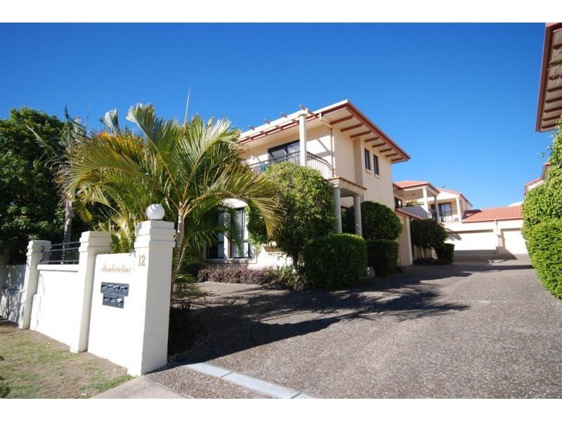 2/12 Grosvenor Road, Indooroopilly QLD 4068