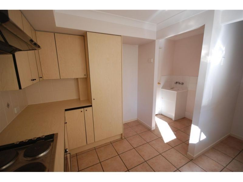 2/12 Grosvenor Road, Indooroopilly QLD 4068