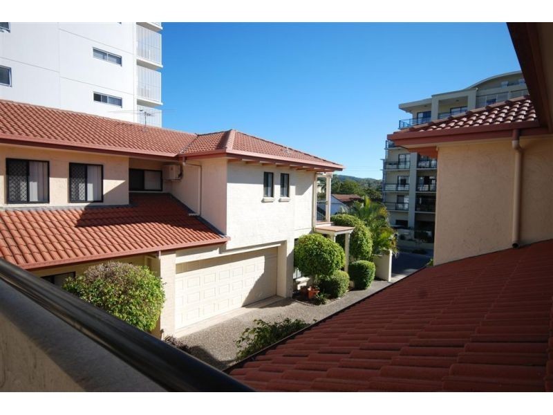 2/12 Grosvenor Road, Indooroopilly QLD 4068