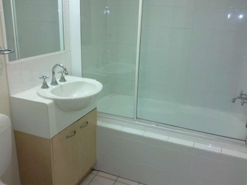 7/180 Carmody Road, St Lucia QLD 4067