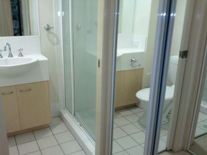 7/180 Carmody Road, St Lucia QLD 4067