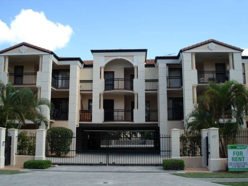 2/127 Macquarie Street, St Lucia QLD 4067