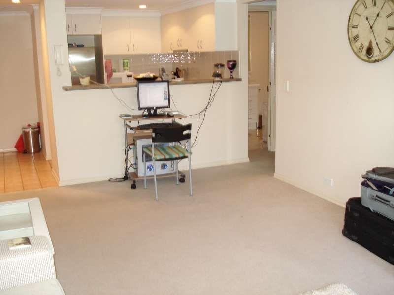 2/127 Macquarie Street, St Lucia QLD 4067