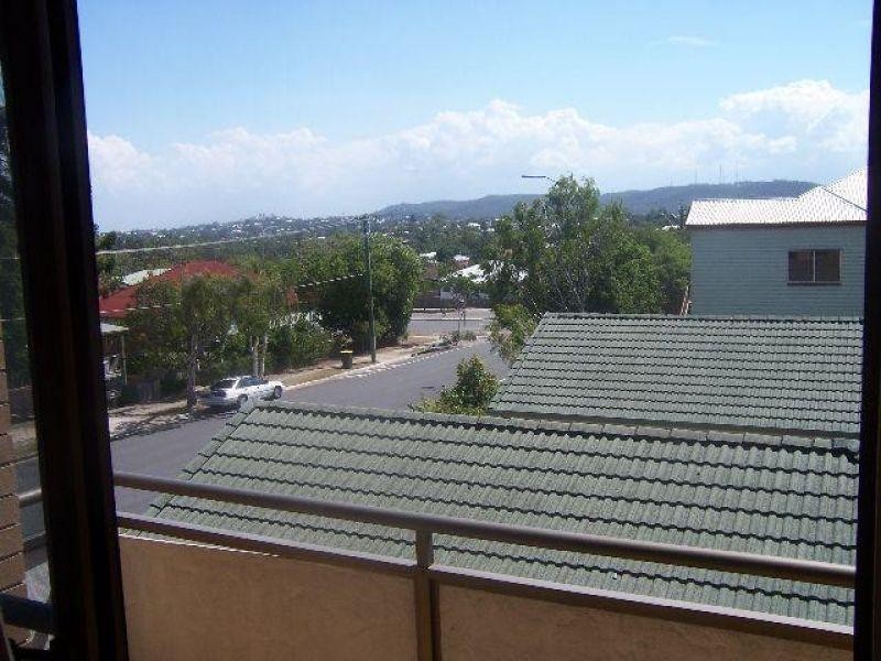 4/2 Terrace Street, Newmarket QLD 4051