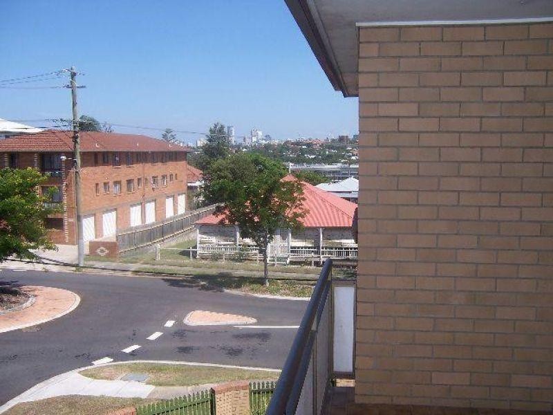 4/2 Terrace Street, Newmarket QLD 4051