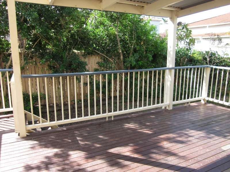 1 Blaxland Street, Milton QLD 4064