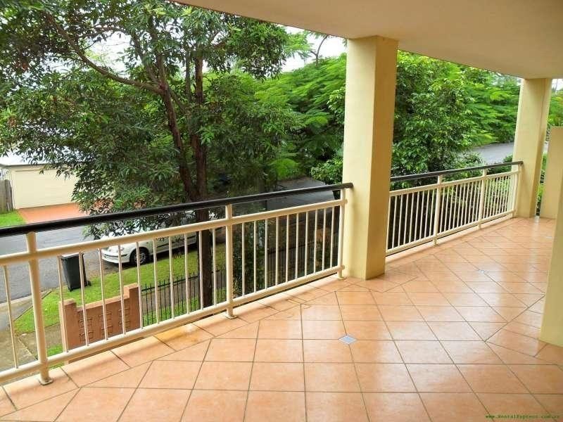 1/35 Rolle Street, Holland Park West QLD 4121