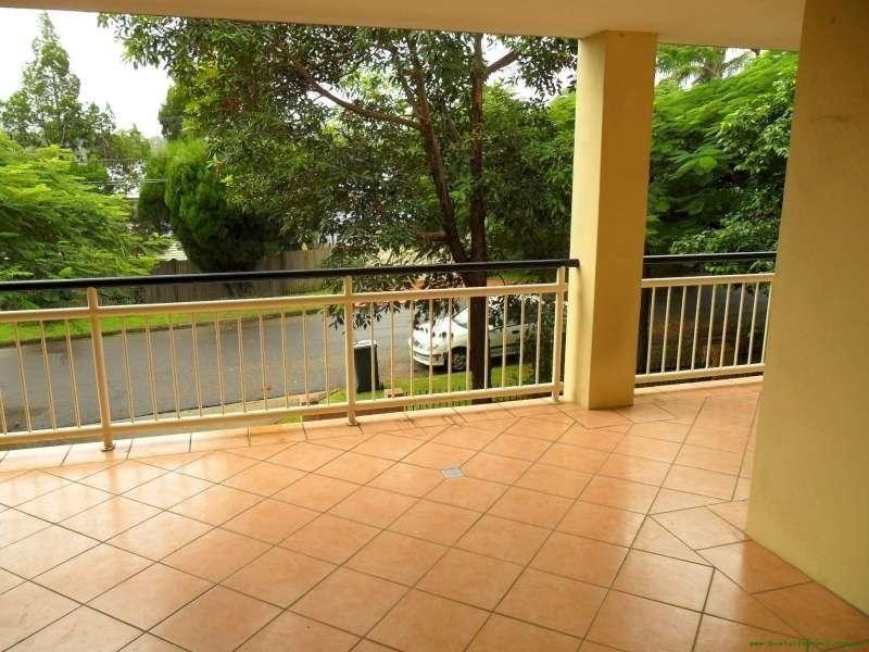 1/35 Rolle Street, Holland Park West QLD 4121