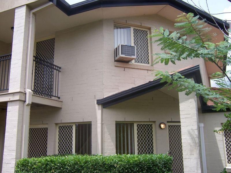 1/2 Russell Street, Everton Park QLD 4053