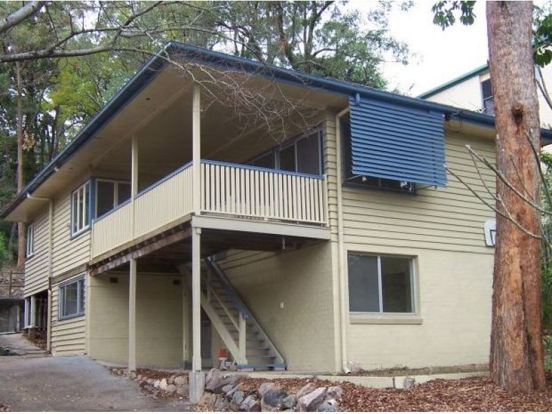 76 Orchard Terrace, St Lucia QLD 4067