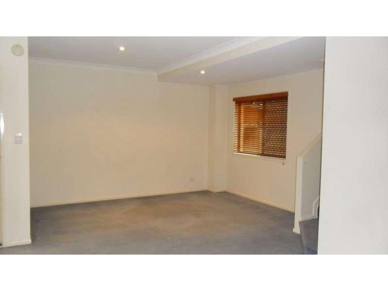 7/122 Central Avenue, Indooroopilly QLD 4068