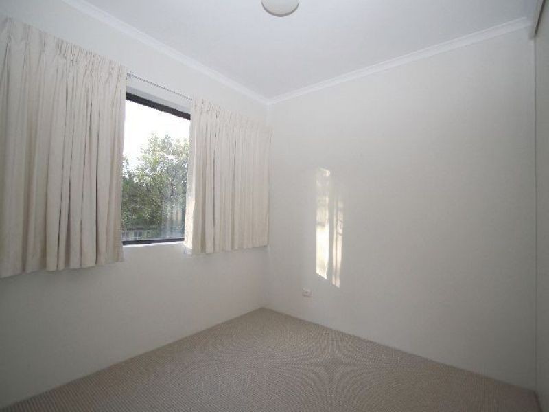 4/70 Mclay Street, Coorparoo QLD 4151