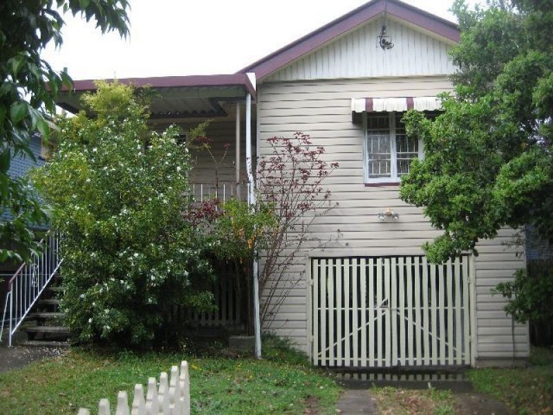 33 Greens Road, Coorparoo QLD 4151