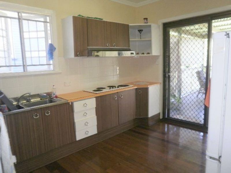 33 Greens Road, Coorparoo QLD 4151