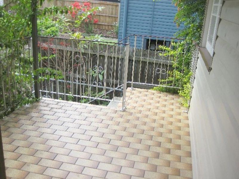 33 Greens Road, Coorparoo QLD 4151