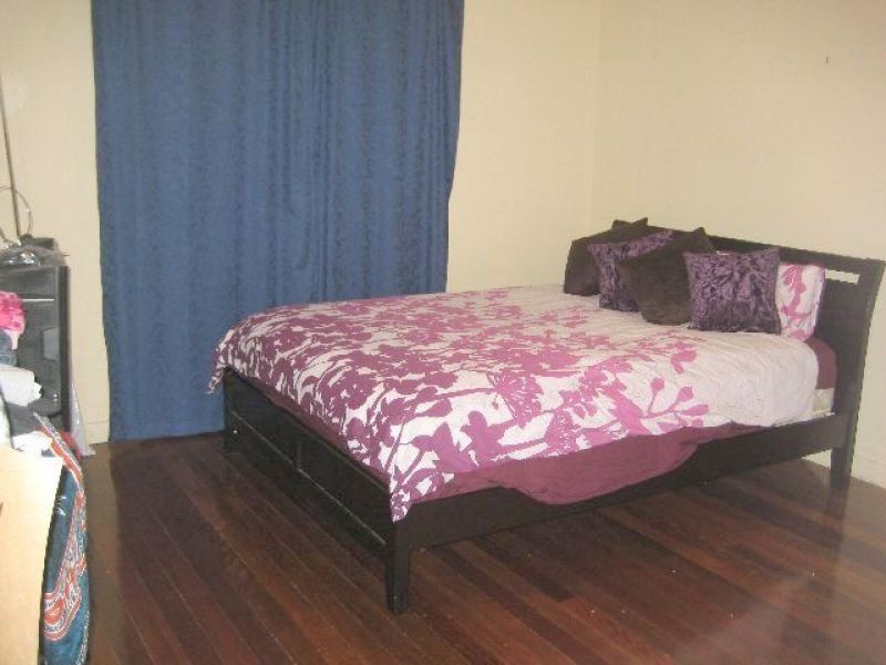 33 Greens Road, Coorparoo QLD 4151