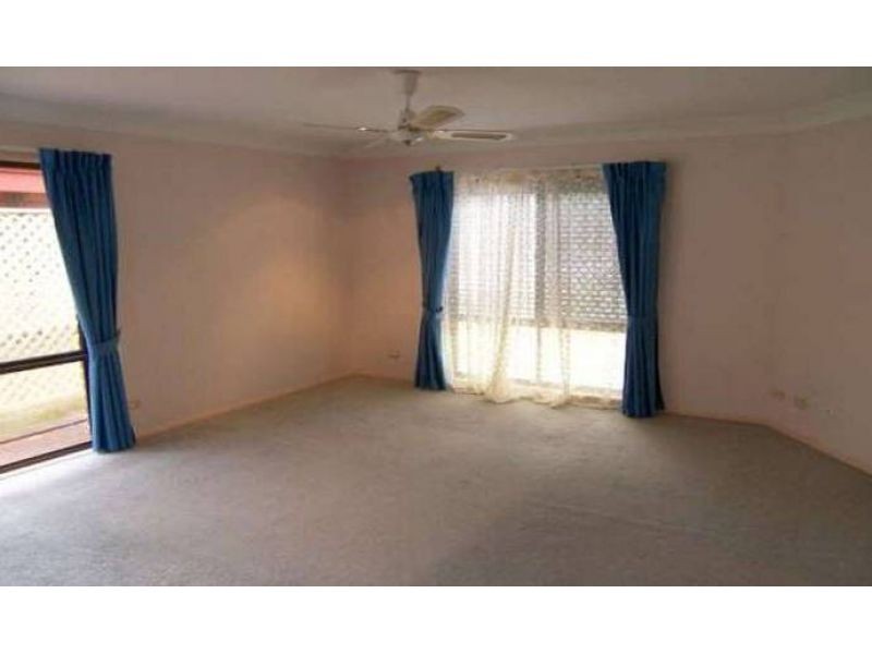 88 Greenford Street, Chapel Hill QLD 4069