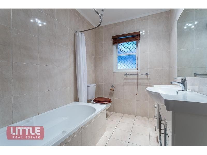 22 Oakwal Terrace, Windsor QLD 4030