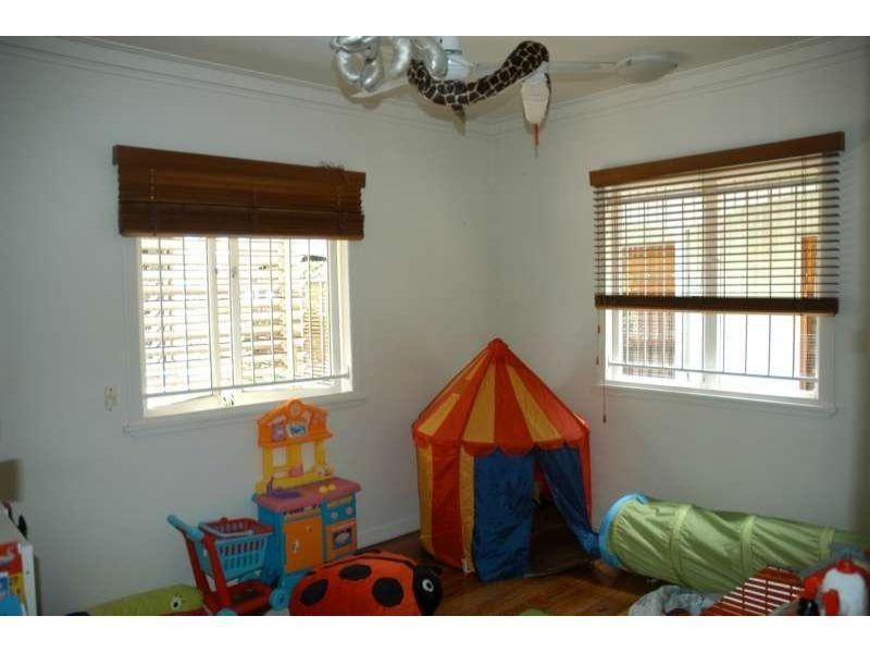 22 Oakwal Terrace, Windsor QLD 4030