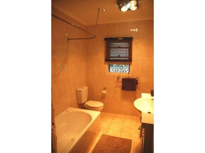 22 Oakwal Terrace, Windsor QLD 4030