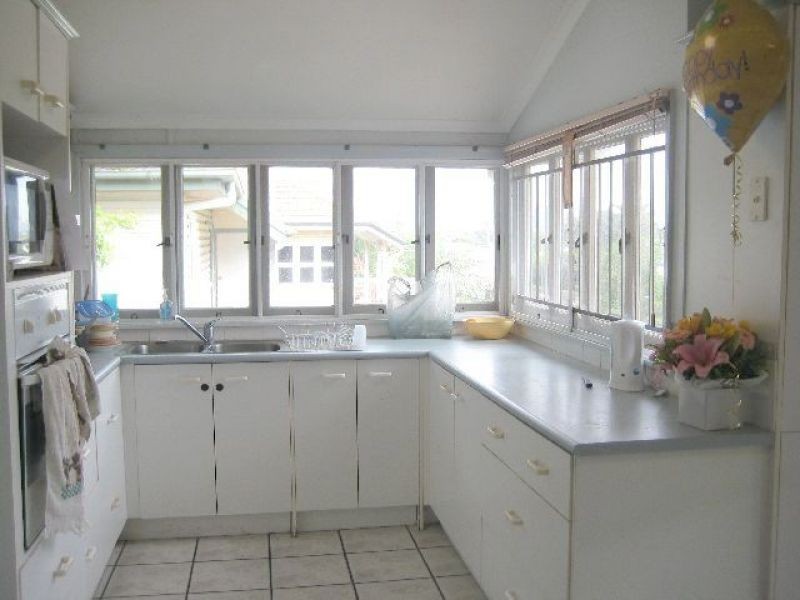 12 Lloyd Street, Camp Hill QLD 4152