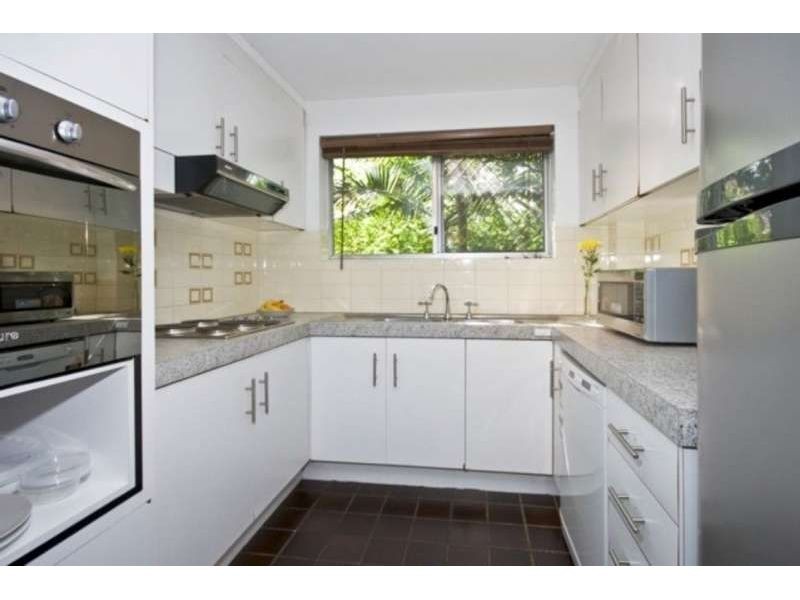 2/10 Stirrat Street, Coorparoo QLD 4151