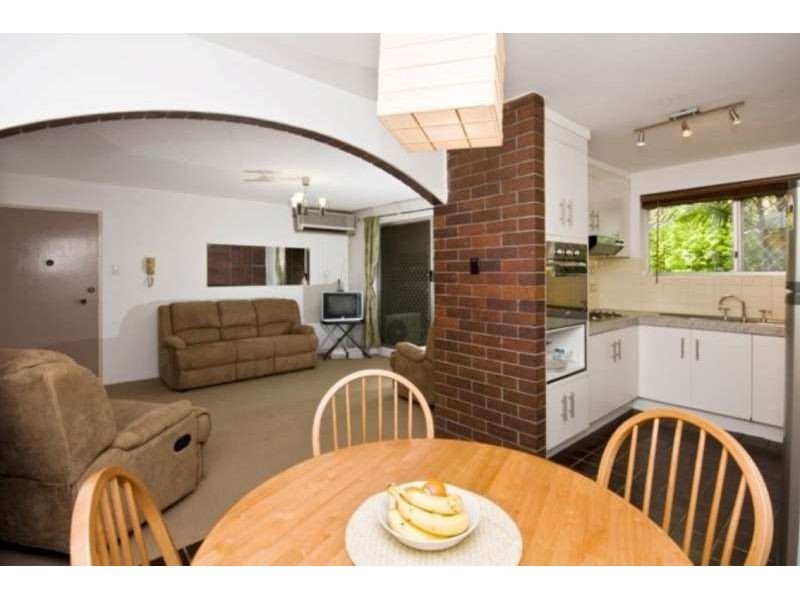 2/10 Stirrat Street, Coorparoo QLD 4151